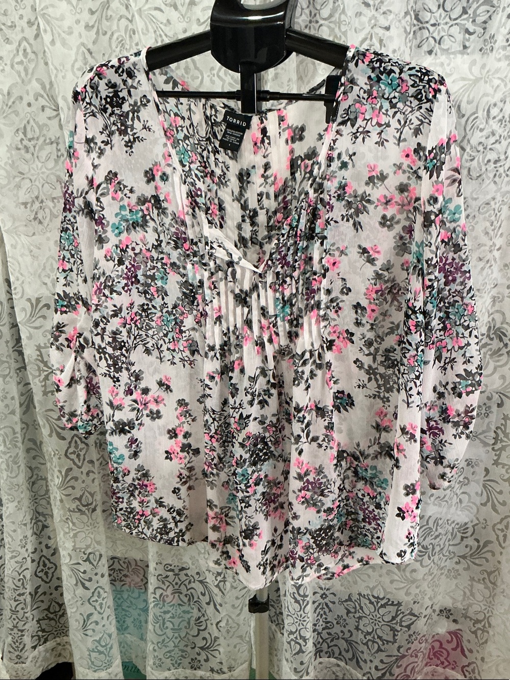 🟤 Torrid White Floral Pintuck Sheer Blouse